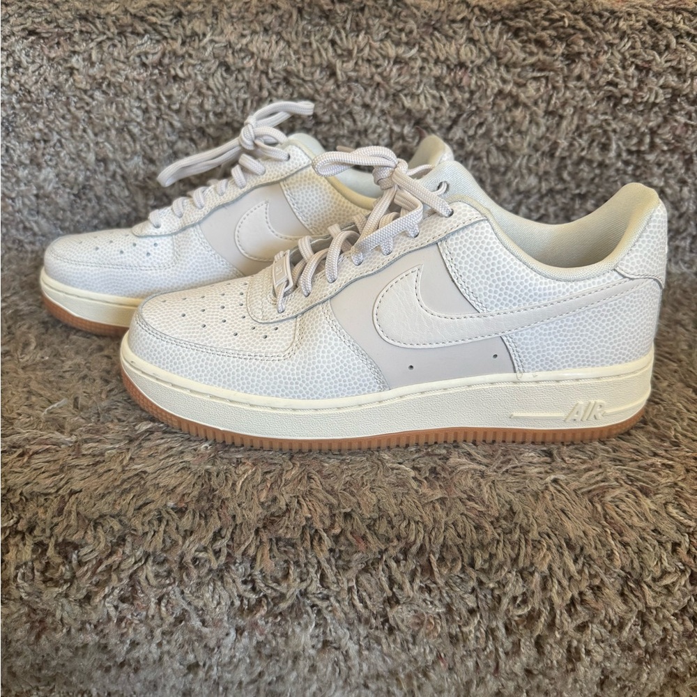 Nike Air Force 1-women’s size 7.5. Great condition. Very clean.